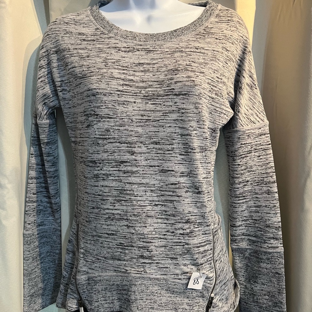 Athleta Heathered Gray Crew Neck Sweater